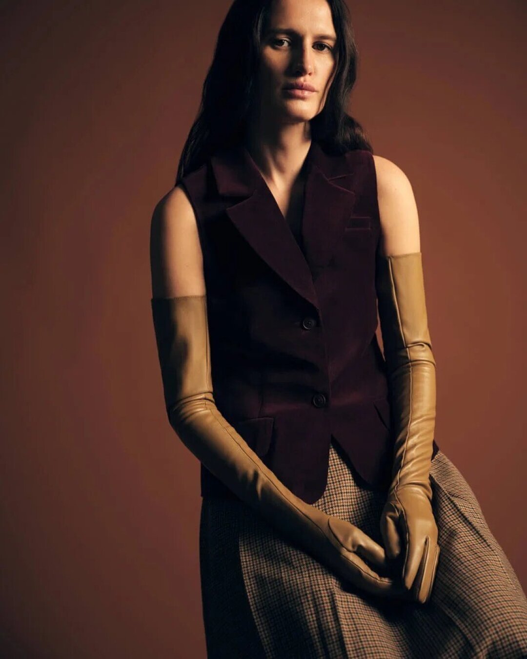 Kolesman, 13 900 руб. Темно-фиолетовый — один из самых актуальных и упрямых цветов, который подчинится лишь тем, кто, как сказала главред журнала L