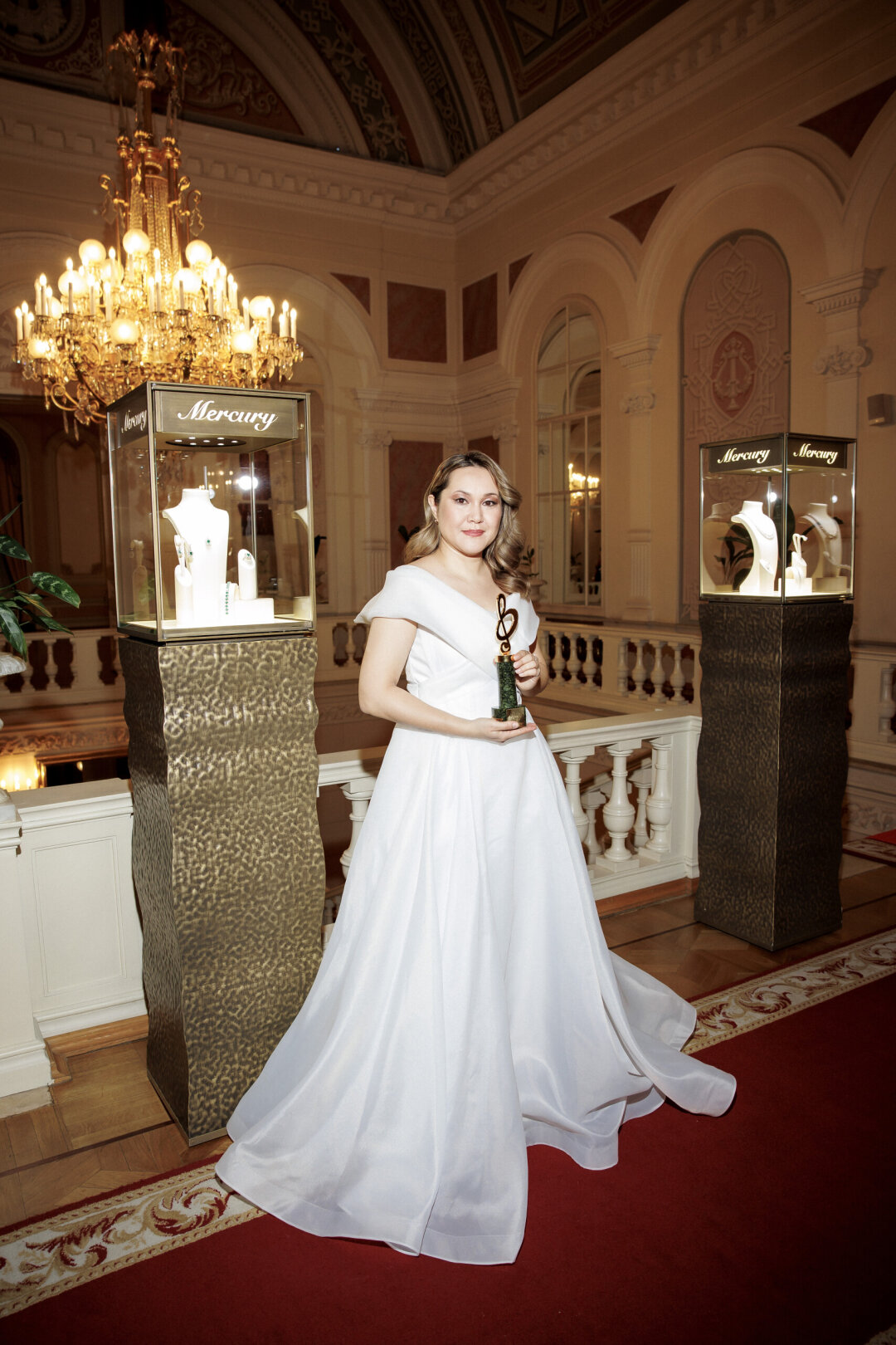 Диляра Идрисова забрала статуэтку за «Лучший классический женский вокал»