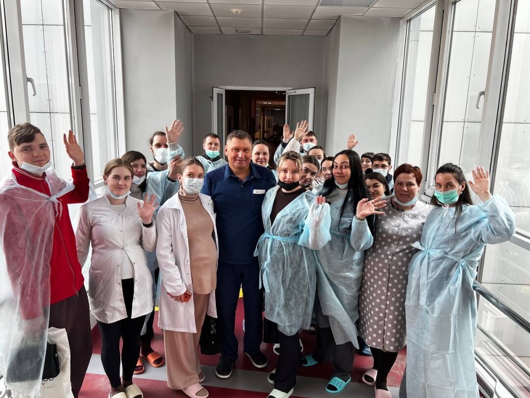 Герман Геннадьевич Абраменко, заместитель главного врача ИГПЦ по акушерству и гинекологии (в центре)