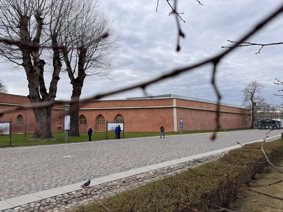 Меншиков бастион Петропавловской крепости снаружи (2026 год)