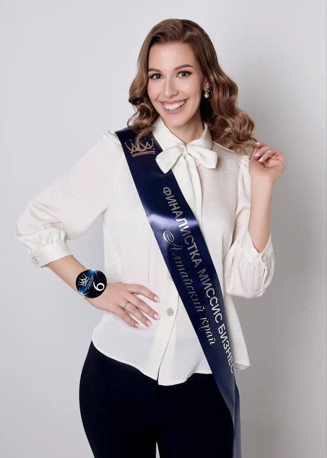 Юлия-София Морозова Юлия-София Морозова, 24 года, медик, лингвист и руководитель шоу-балета «Элеганс». Мастер украшений для фитнес-бикини