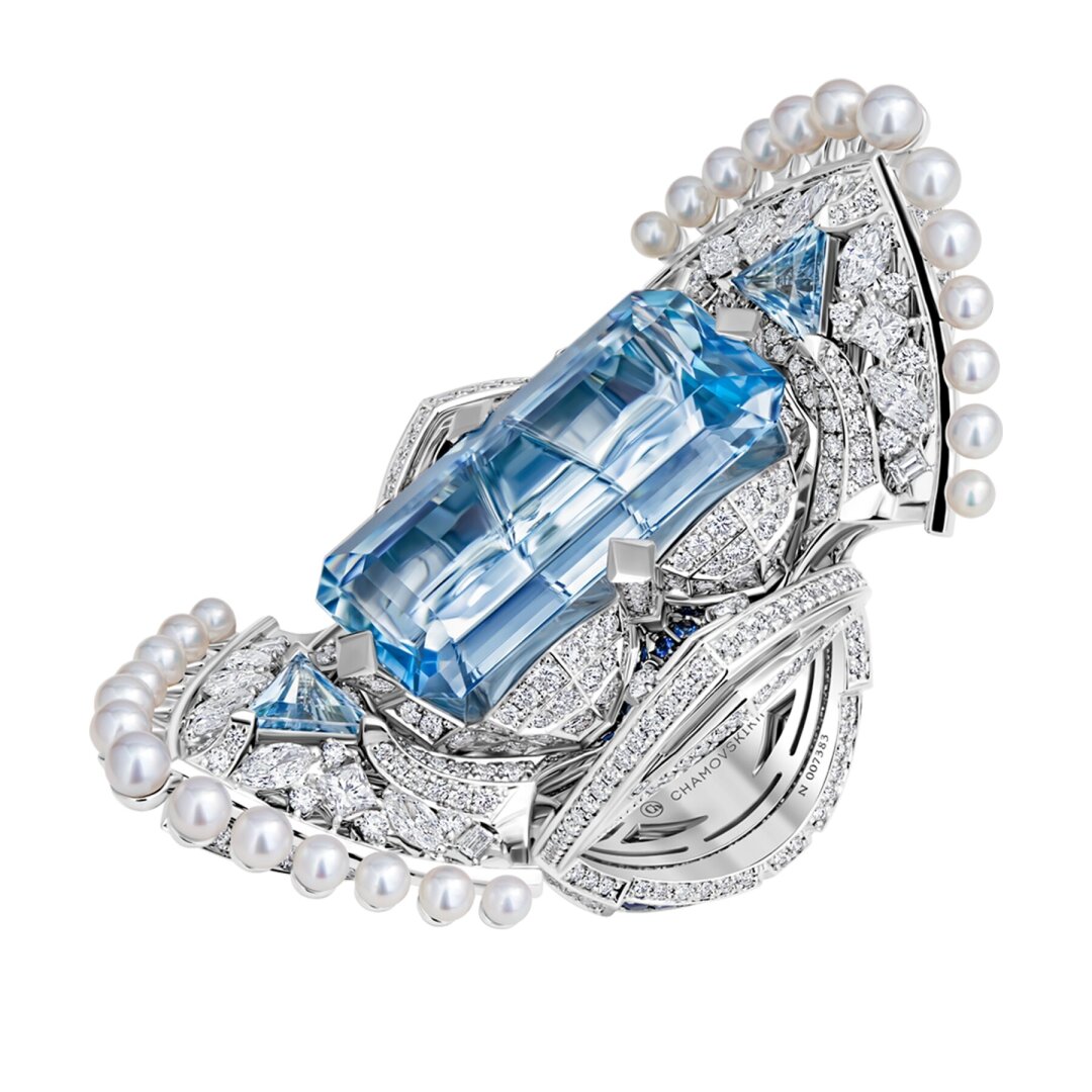 Chamovskikh, 8 525 000 руб. Ювелиры Chamovskikh придумали драгоценный конструктор: гранд-бант в два счета разбирается в классическое коктейльное