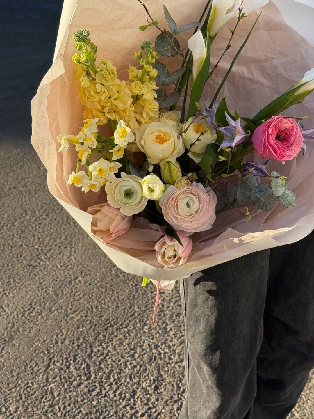 Zoya Flowers & Decor