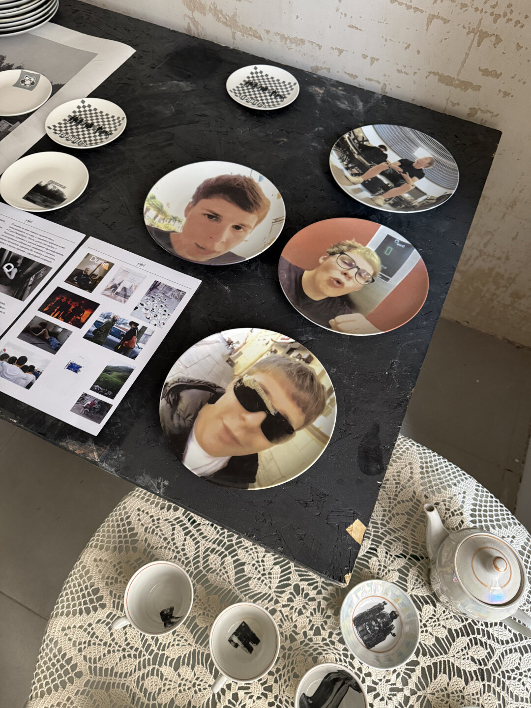 Тарелки из коллаборации с Toxis