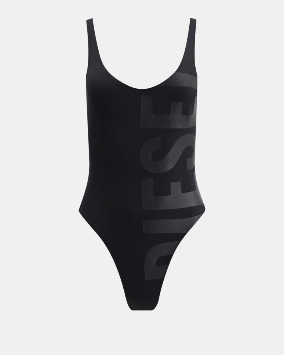 Diesel, No One, 16 990 руб. Это база: лаконичный черный купальник с чуть завышенными вырезами на бедрах, который не подведет во время отпуска и на