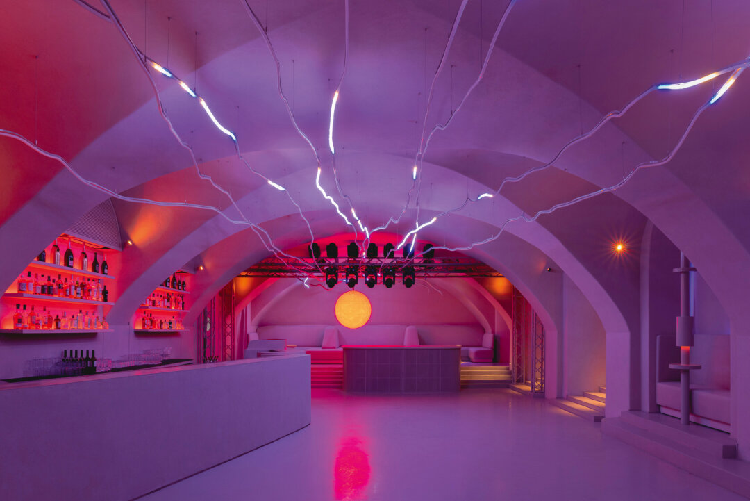 В клубе Department 57 особенно круто работают световые сценарии