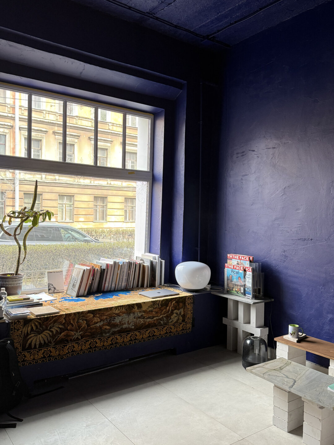 Библиотека/книжный магазин