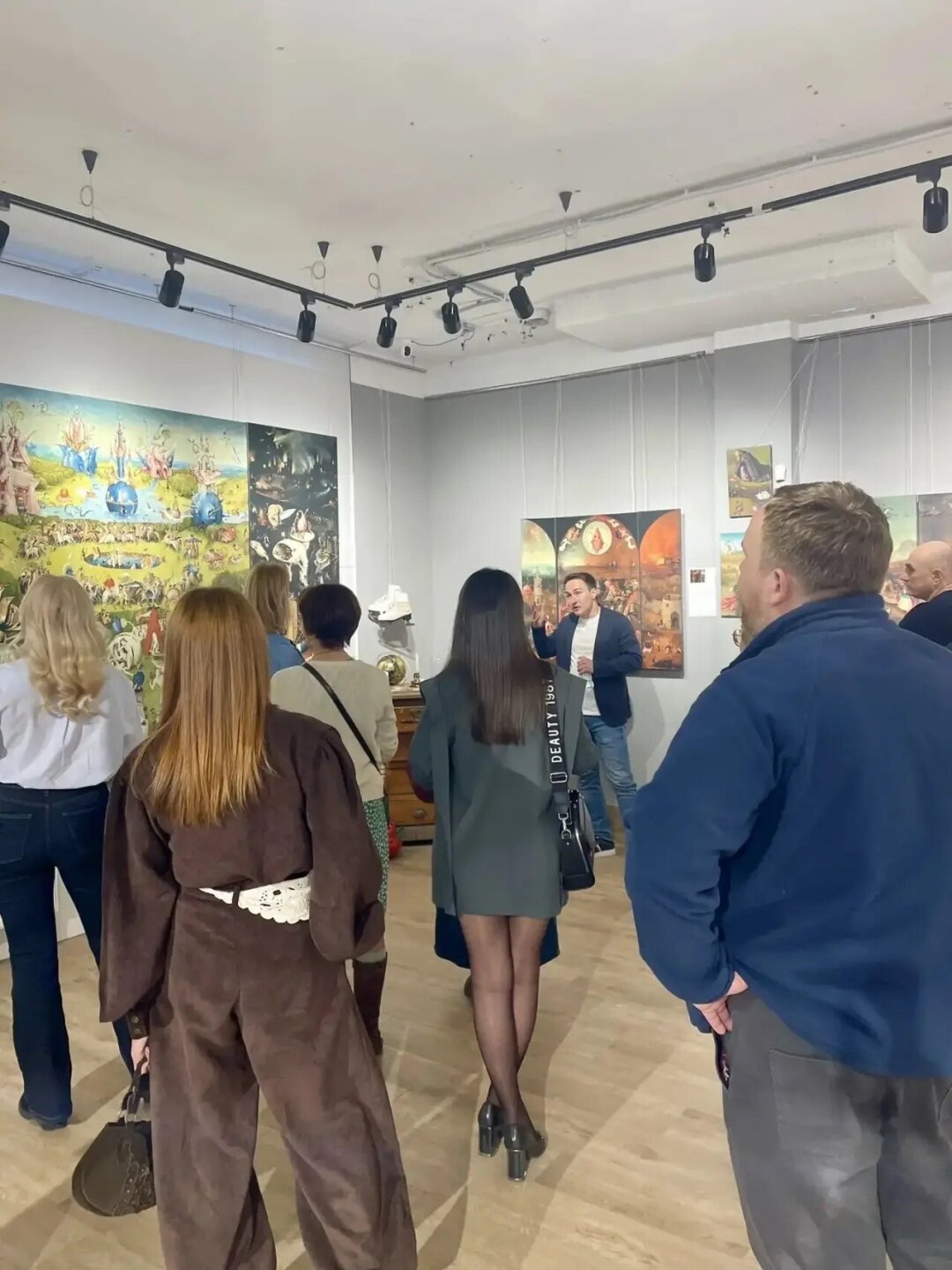 В галерее Vekarta