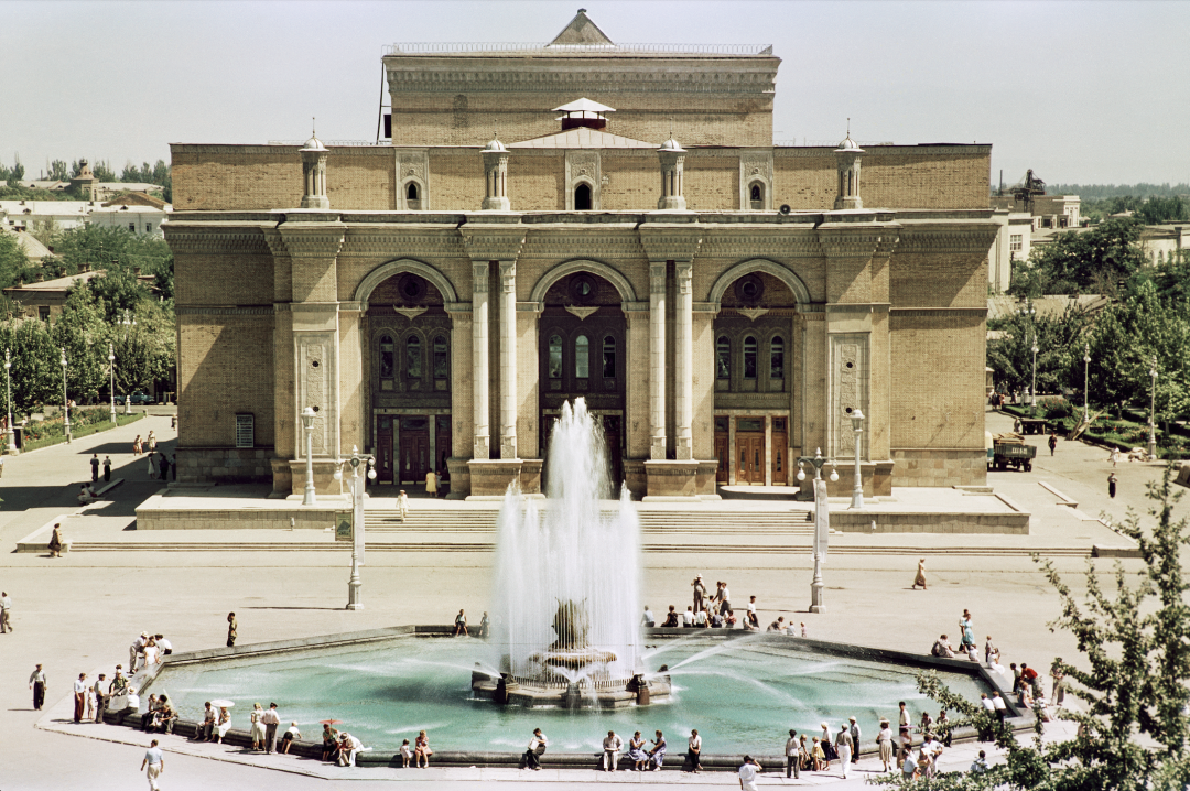 Наум Грановский. Ташкент. Государственный академический большой театр оперы и балета имени Алишера Навои. 1960-е