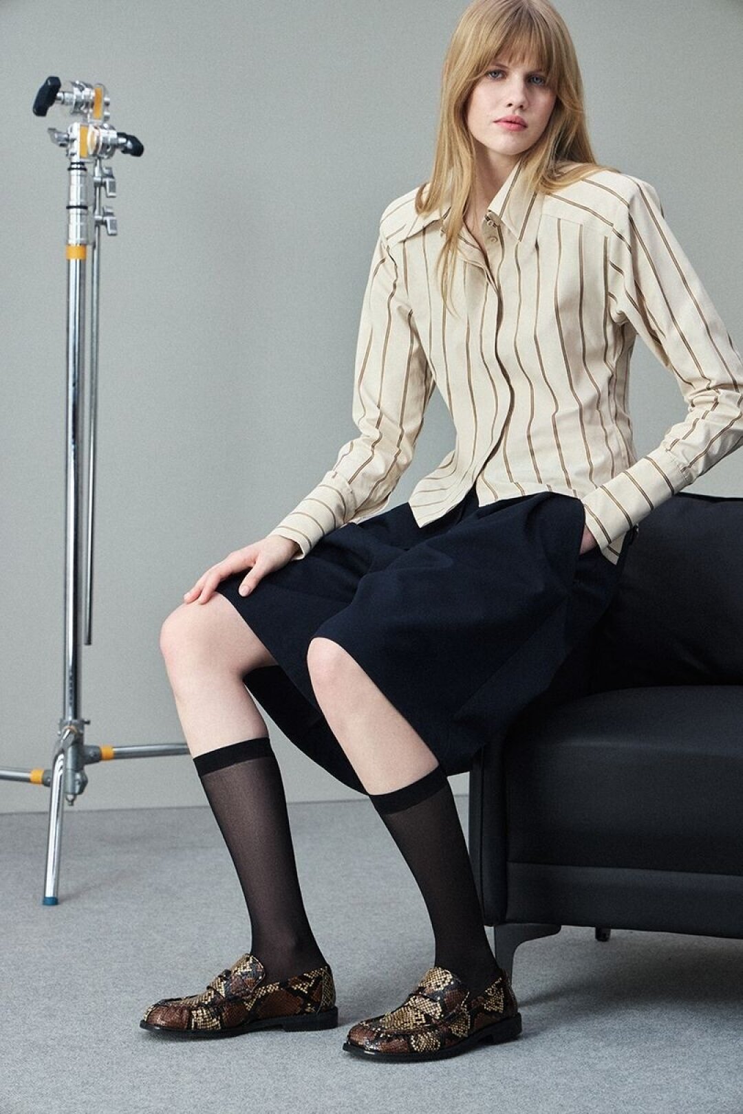 Ekonika, 20 990 руб. Питон всё еще с нами: пополняем фэшн-серпентарий хищными снейк-лоферами Ekonika (когда натуру не скрыть даже под офисными брюками