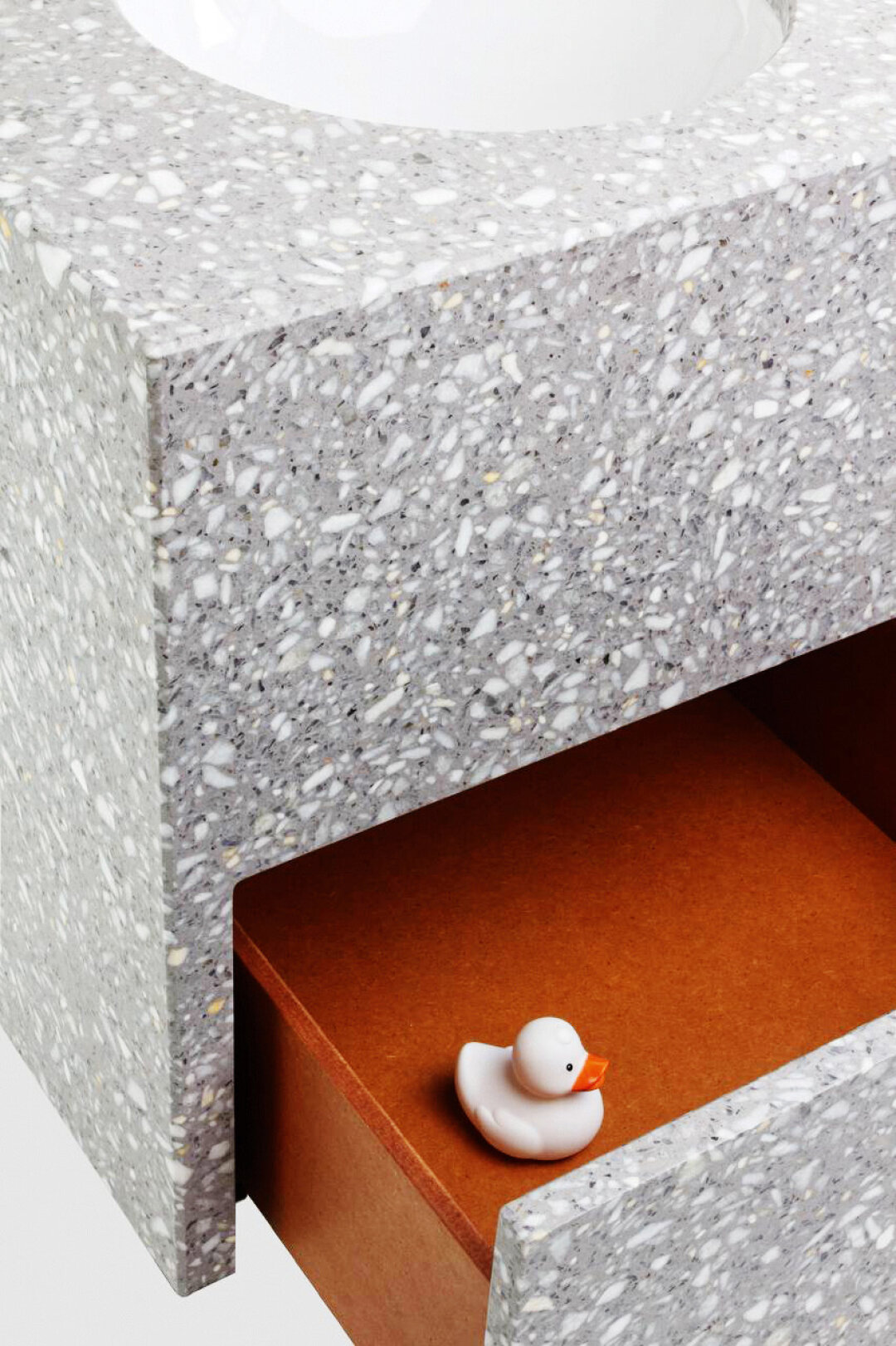 Из яркого терраццо можно делать все: от раковин до мебели — и эти предметы автоматически становятся арт-объектами