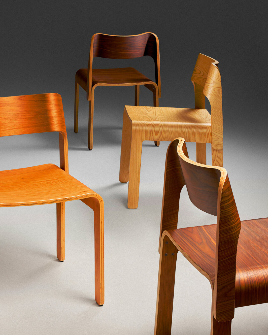 Новинка студии — стул «Вейв» из гнутой фанеры из бука