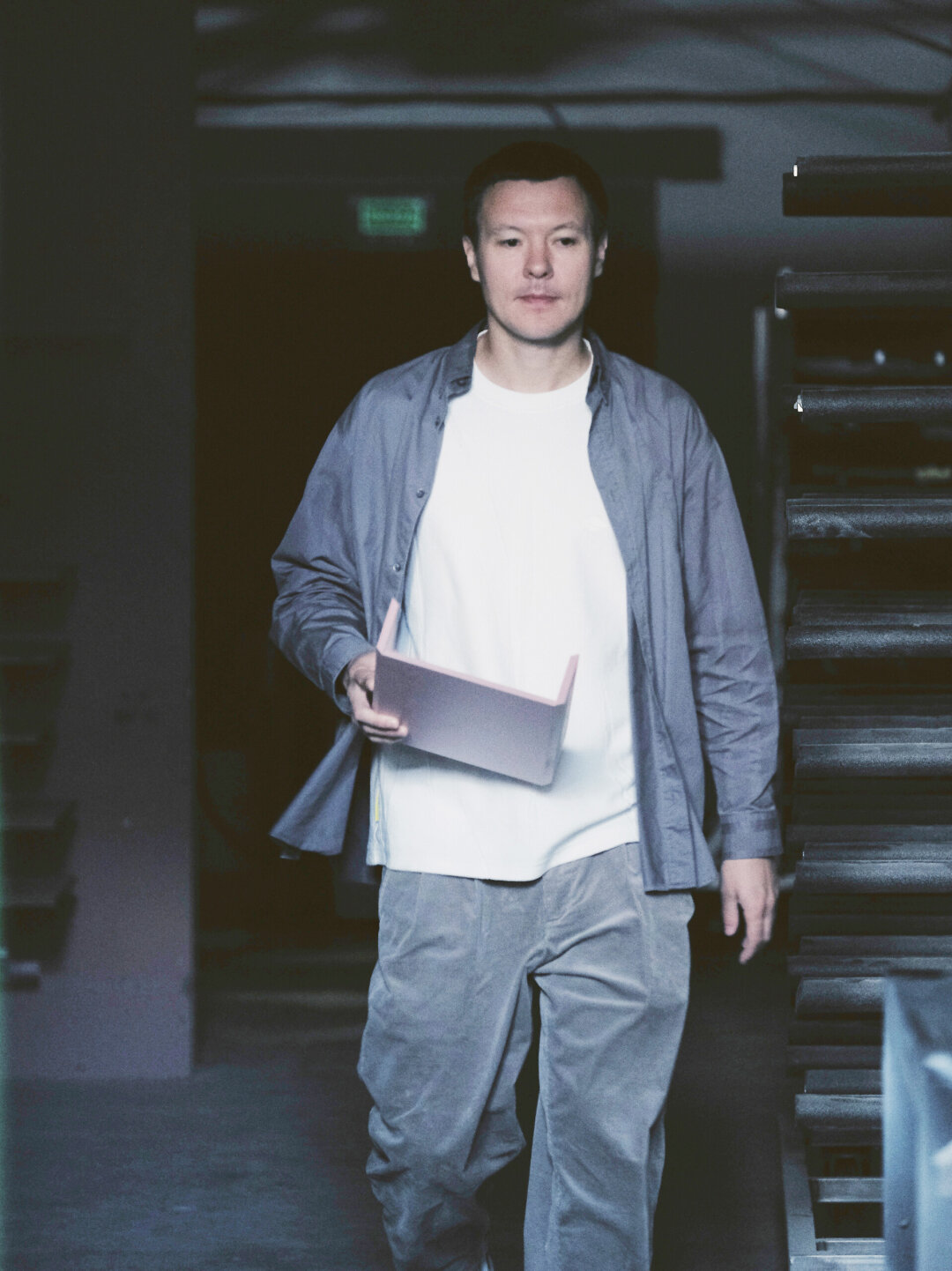 Инженер-конструктор Владимир Алексеев не гибнет за металл, а делает из него остромодный предметный дизайн