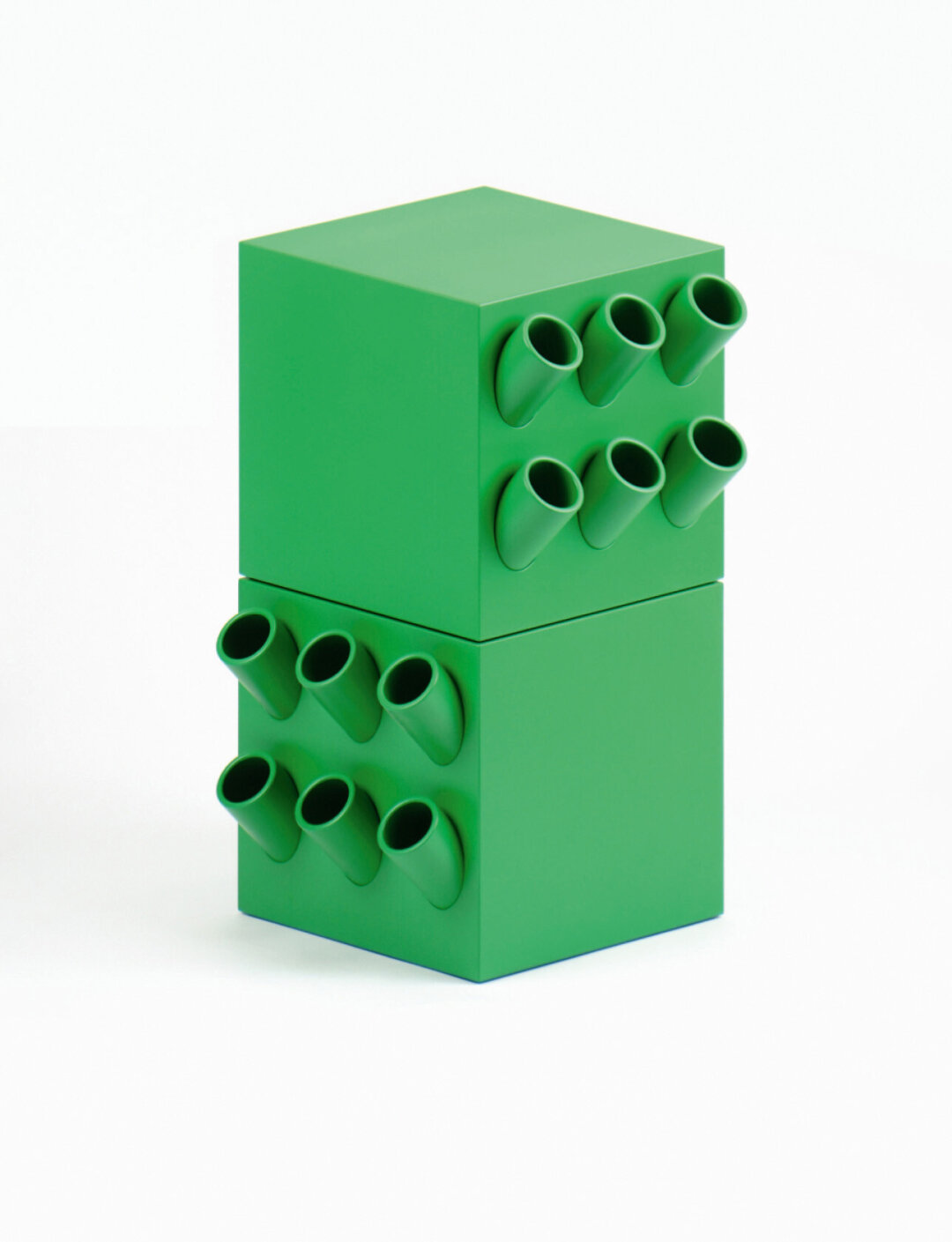 Дизайн-объект стал шоустоппером корнера косметики RAD