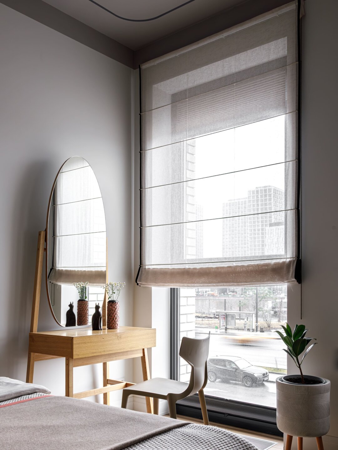 Туалетный столик «Реформа», шторы «Арткомната», Стул Kartell – салон Aran