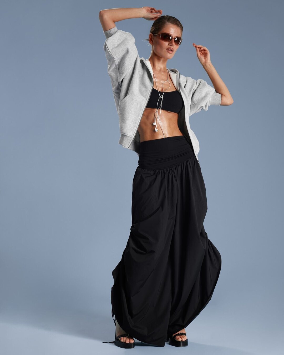 Брюки-комбинезон Irnby, 17 990 руб.