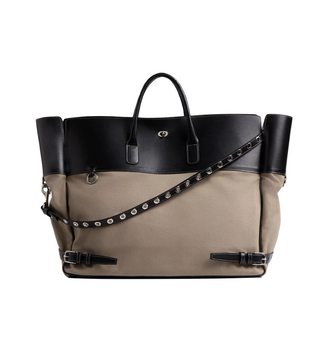 Madame Chatelet, 91 990 руб. Сумка, которая выдержит всё — от пикника до путешествия и похода в тренажерный зал. Это мы про гранд-тоут Madame Chatelet