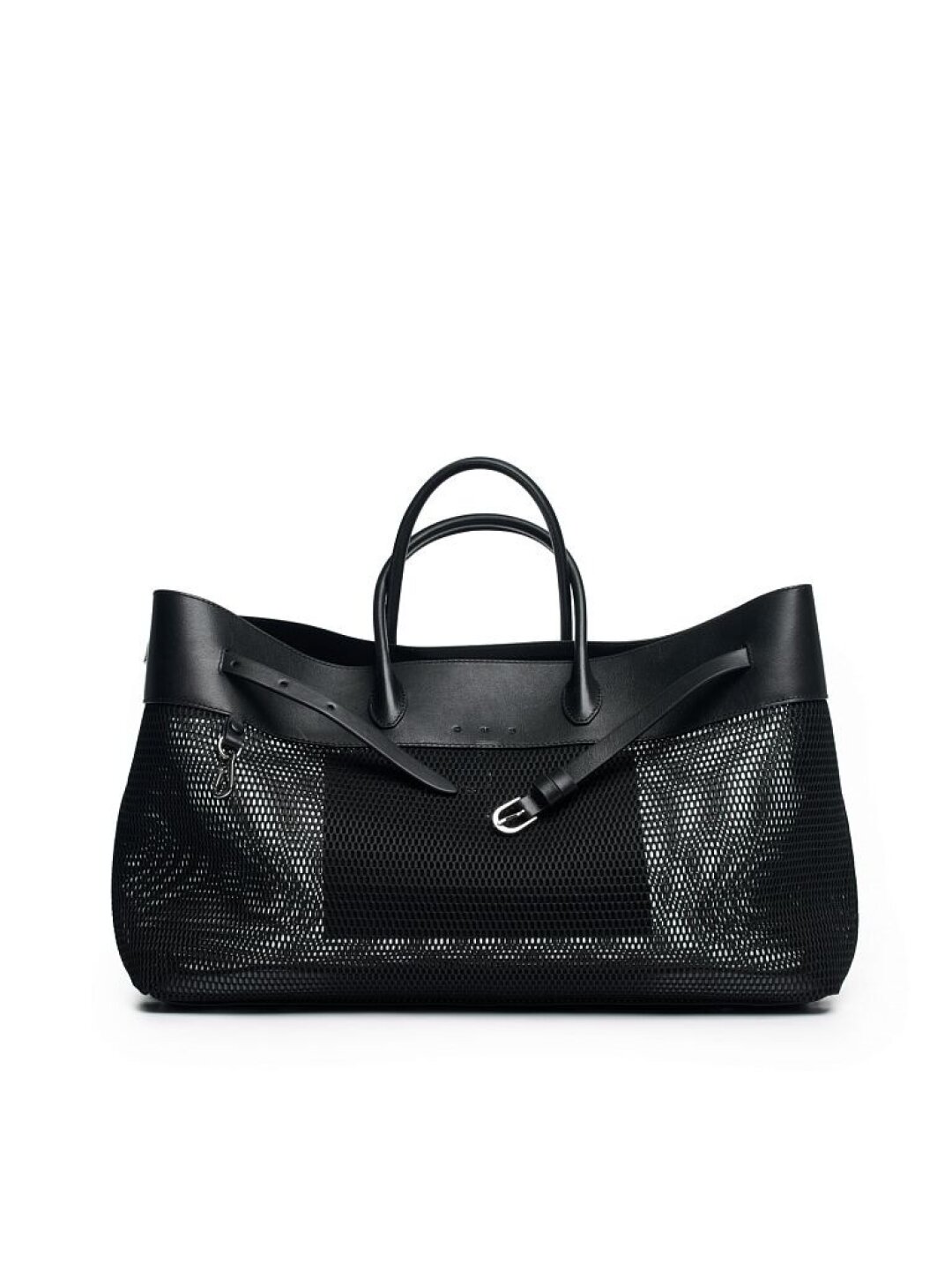 CNS, 35 000 руб. Отпускные майки-сетки — out, инновационный сетчатый тоут CNS — in! Ключевая сложность заключалась в том, чтобы объединить и заставить