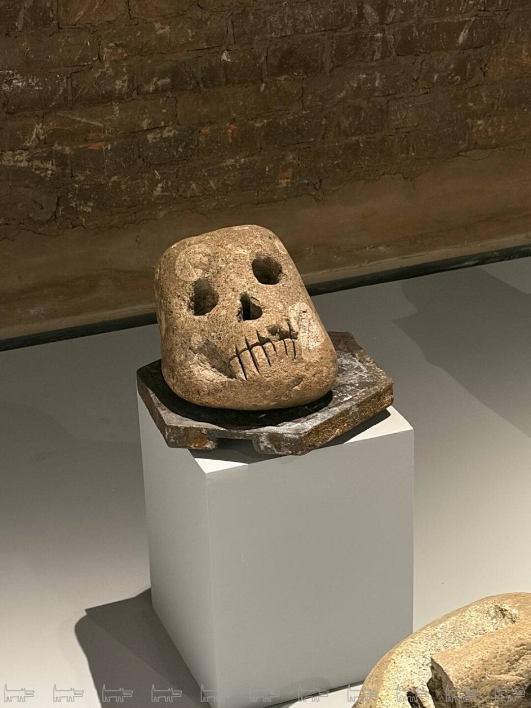 Семен Мотолянец. Из инсталляции "Голова рабочего". 2016-2017