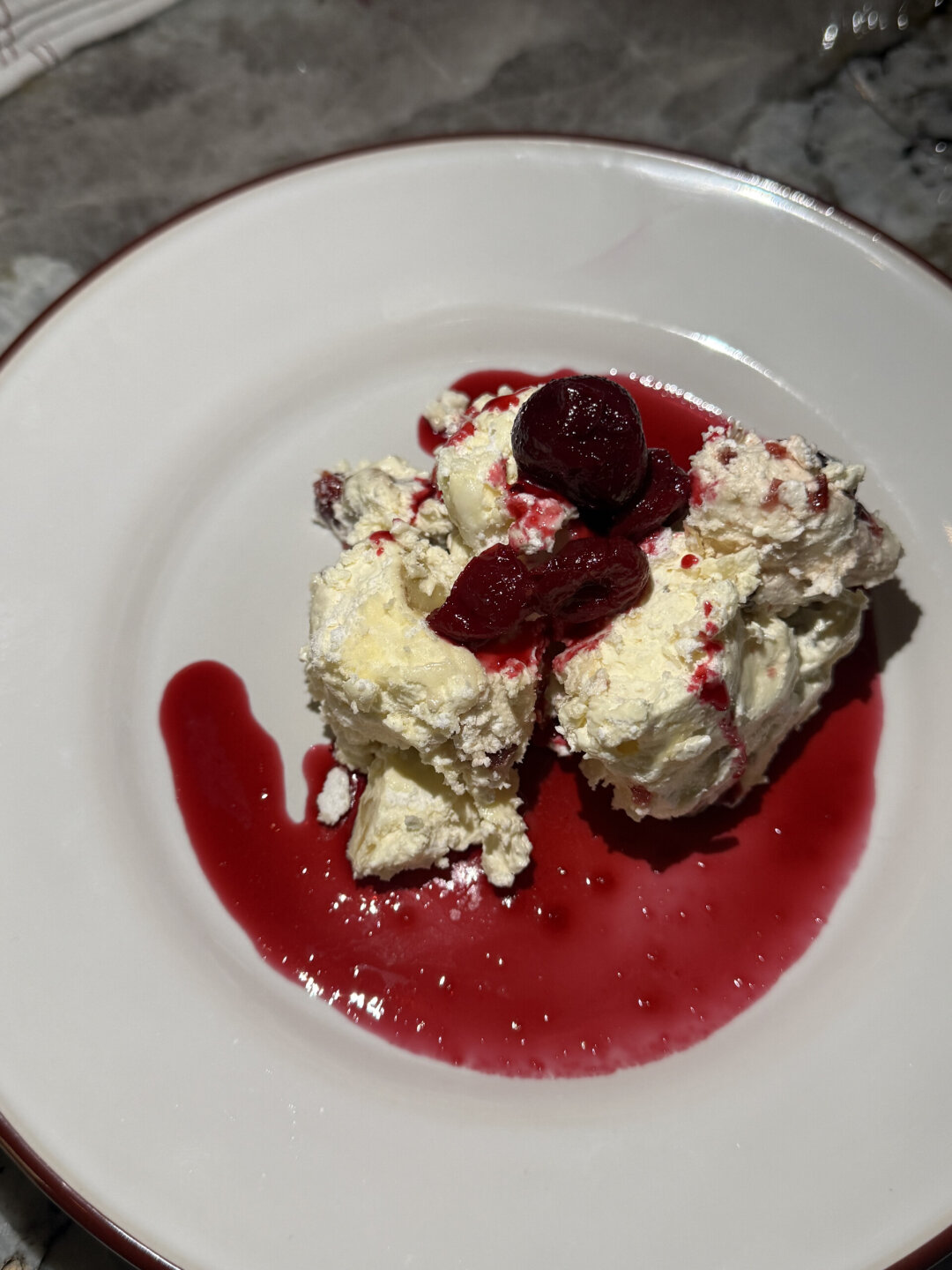 Те самые «Графские развалины» со сгущенкой, сливочным маслом и вишней