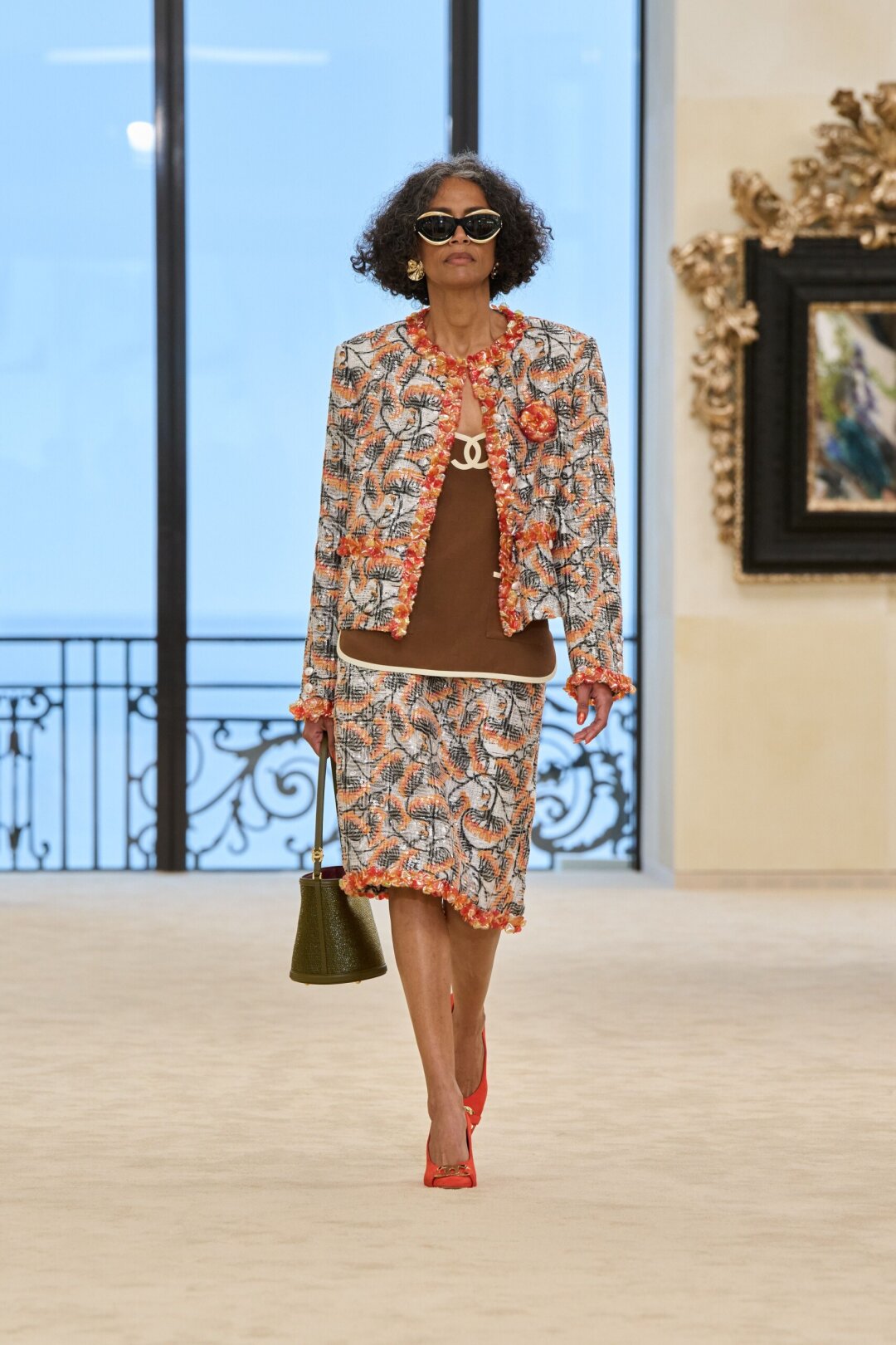 Муза Chanel и суперзвезда серебряного моделинга Стефани Кавалли на базе