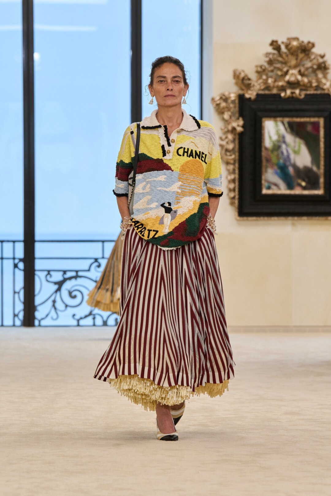 Пляжный зонтик, который превратился в полосатую макси-юбку