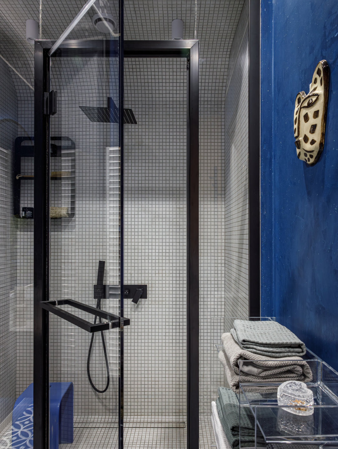 Стеллаж Kartell –салон Aran