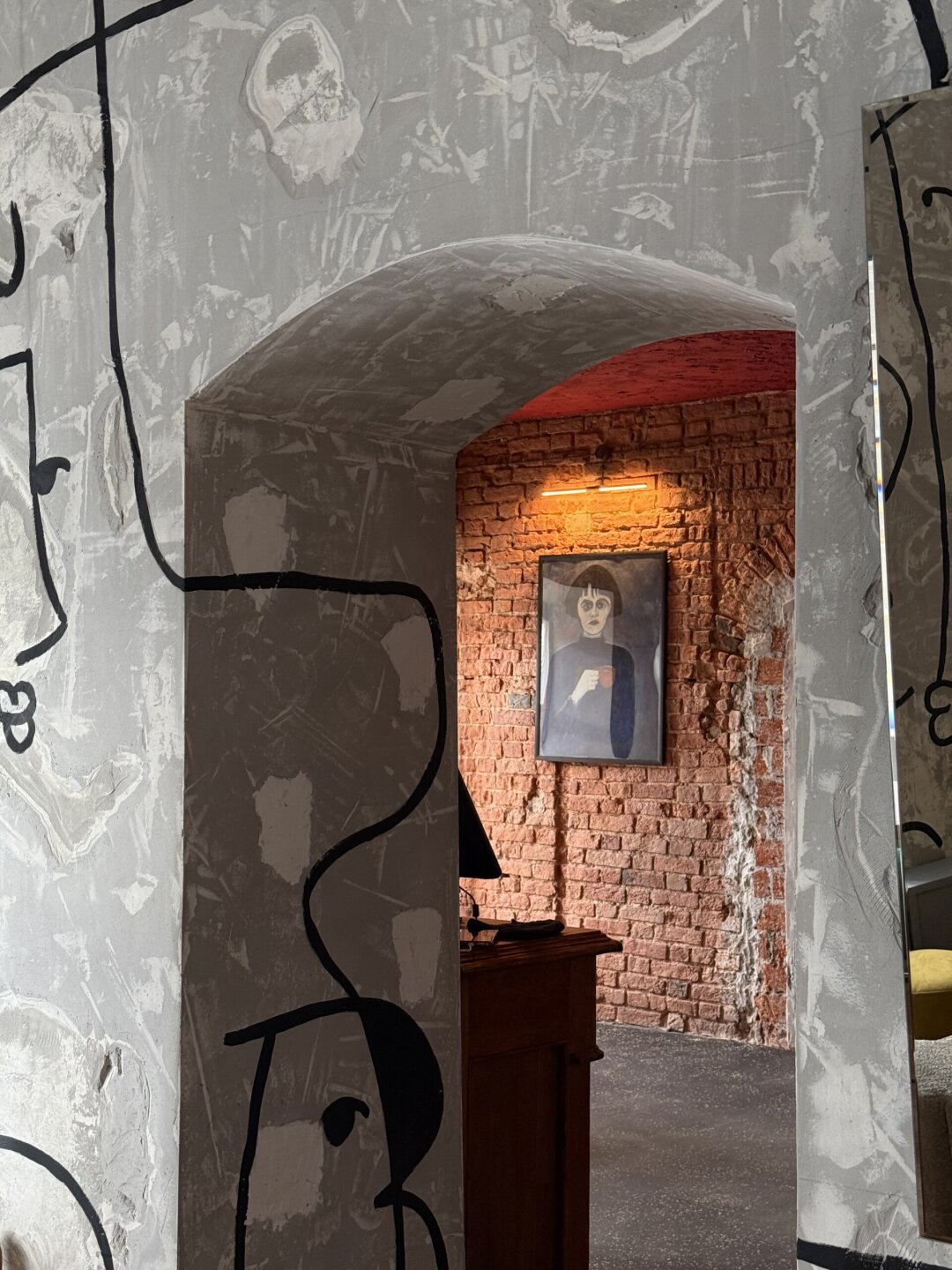 Искусство на стенах — от KGallery (будут регулярно обновлять)