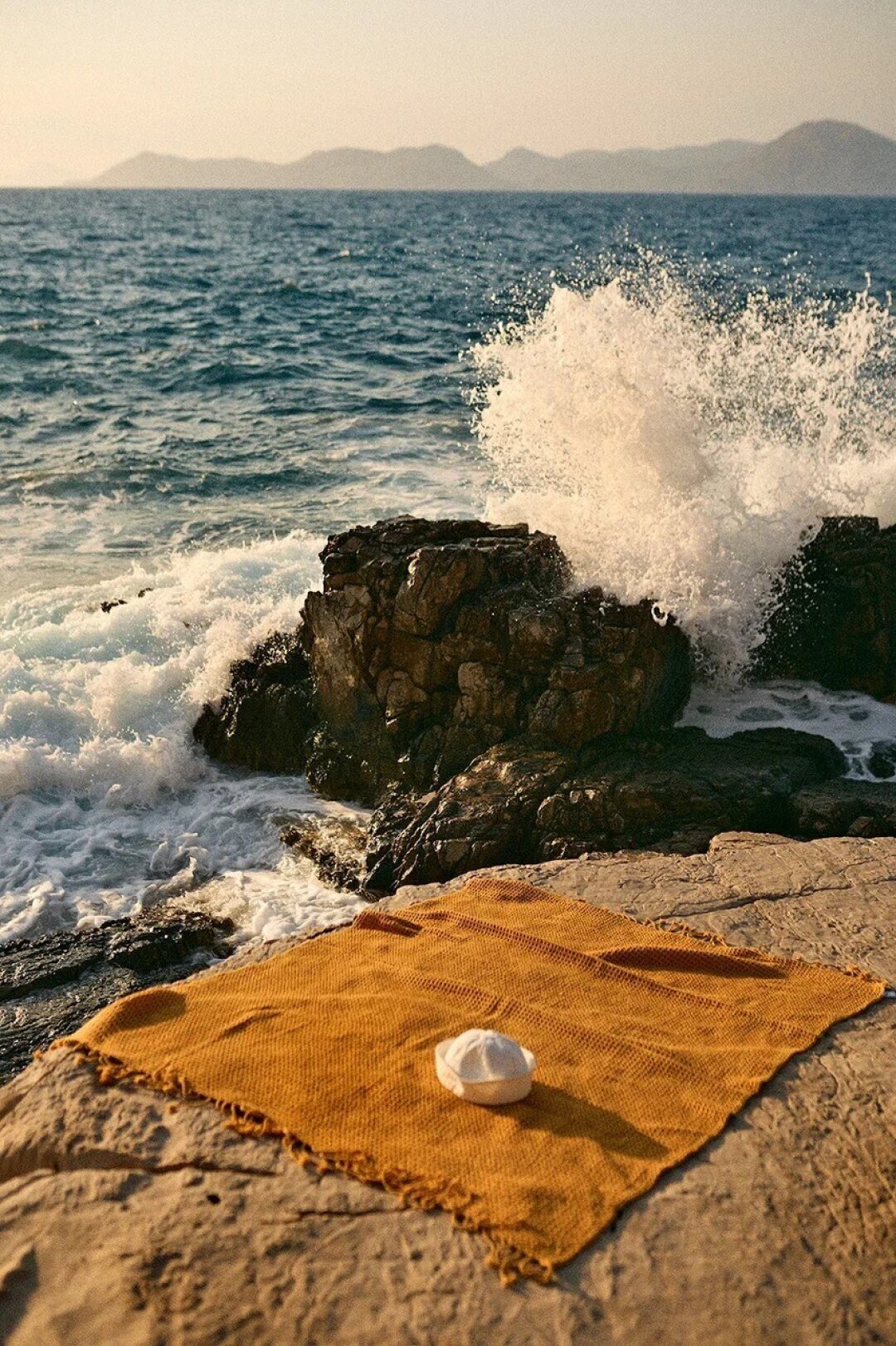 Плед Tkano, 8 490 руб. Глаза визуалов отдыхают, наслаждаясь природной цветовой палитрой