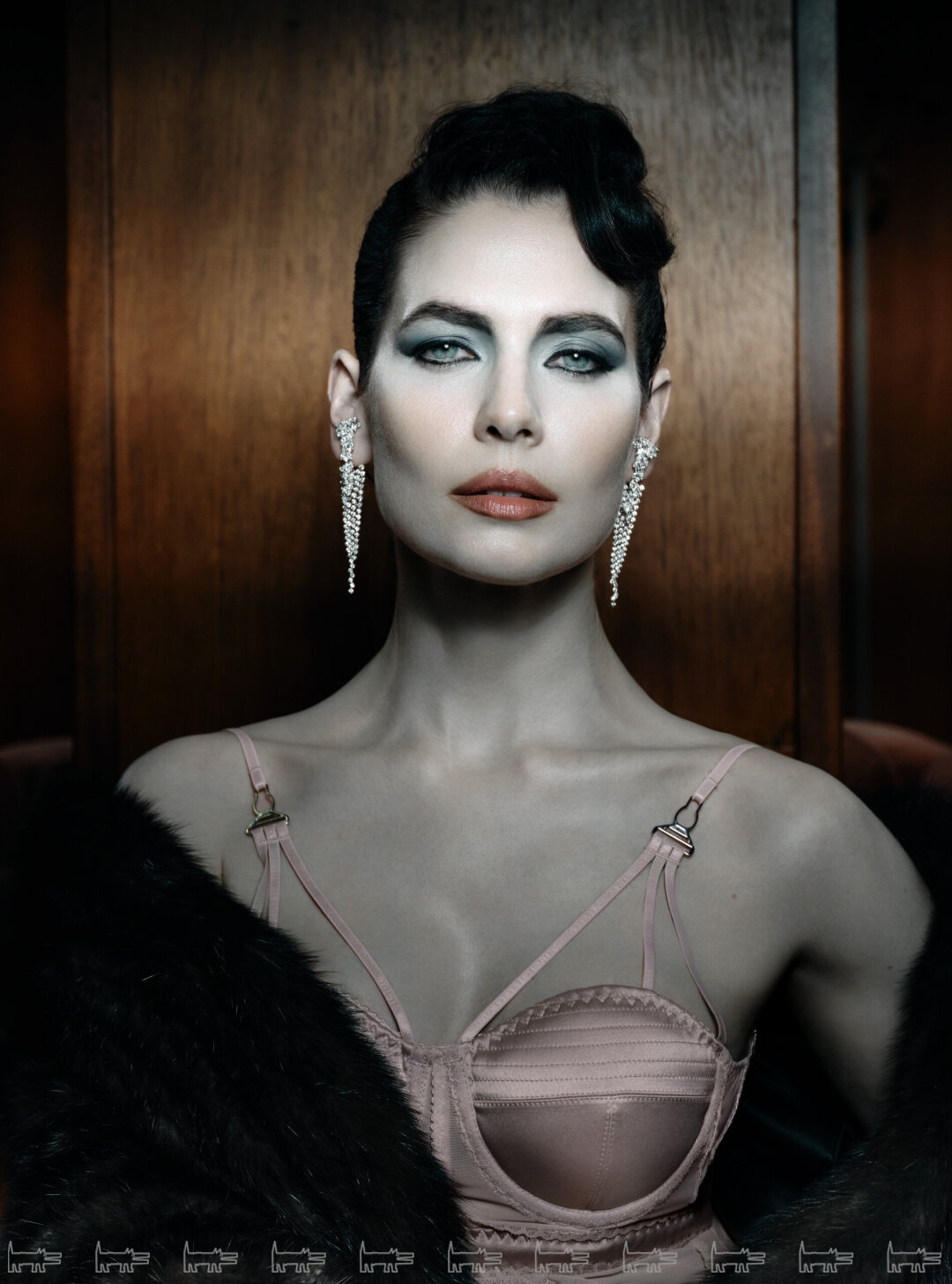 На Юлии: серьги YEPREM (Mercury.ru), платье DANIIL ANTSIFEROV, шуба SENCELLERIE