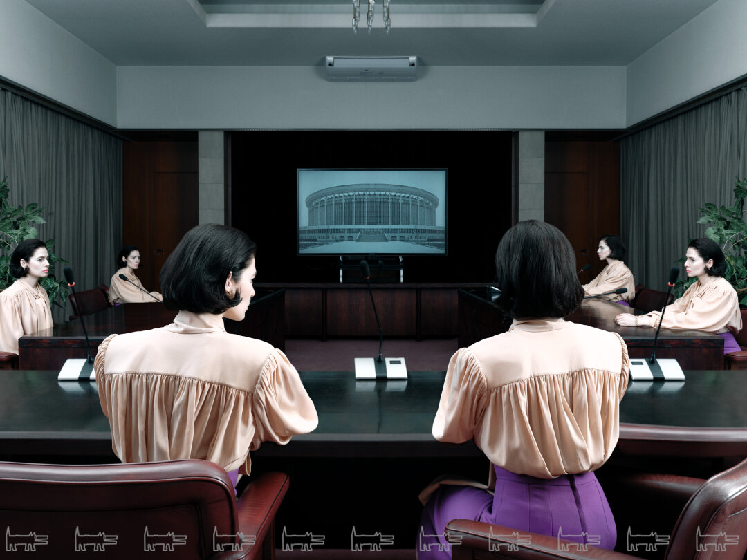 На Юлии: браслеты и серьги FERRIFIRENZE (Mercury.ru), блуза CHLOE, юбка DOLCE & GABBANA (все — TSUM.ru/ДЛТ)