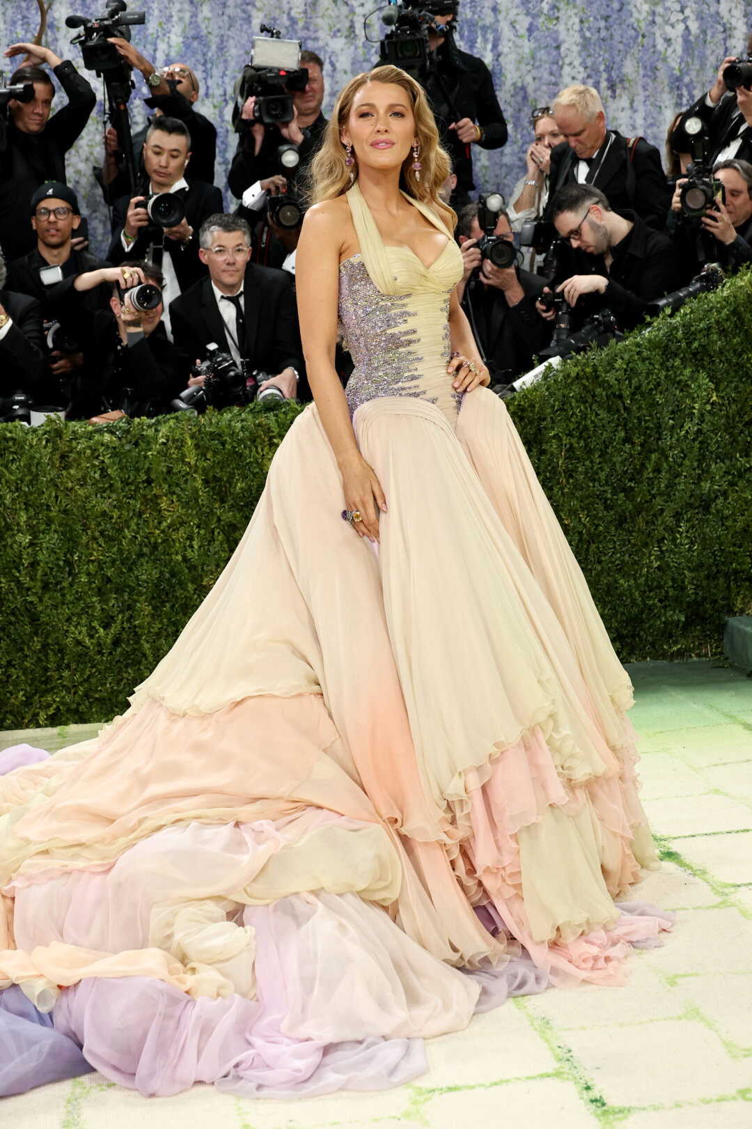 Блейк Лайвли в Versace