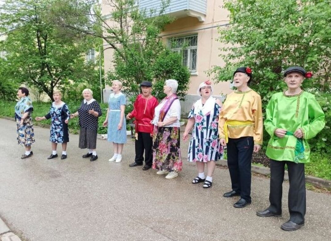 «Улица первой любви»