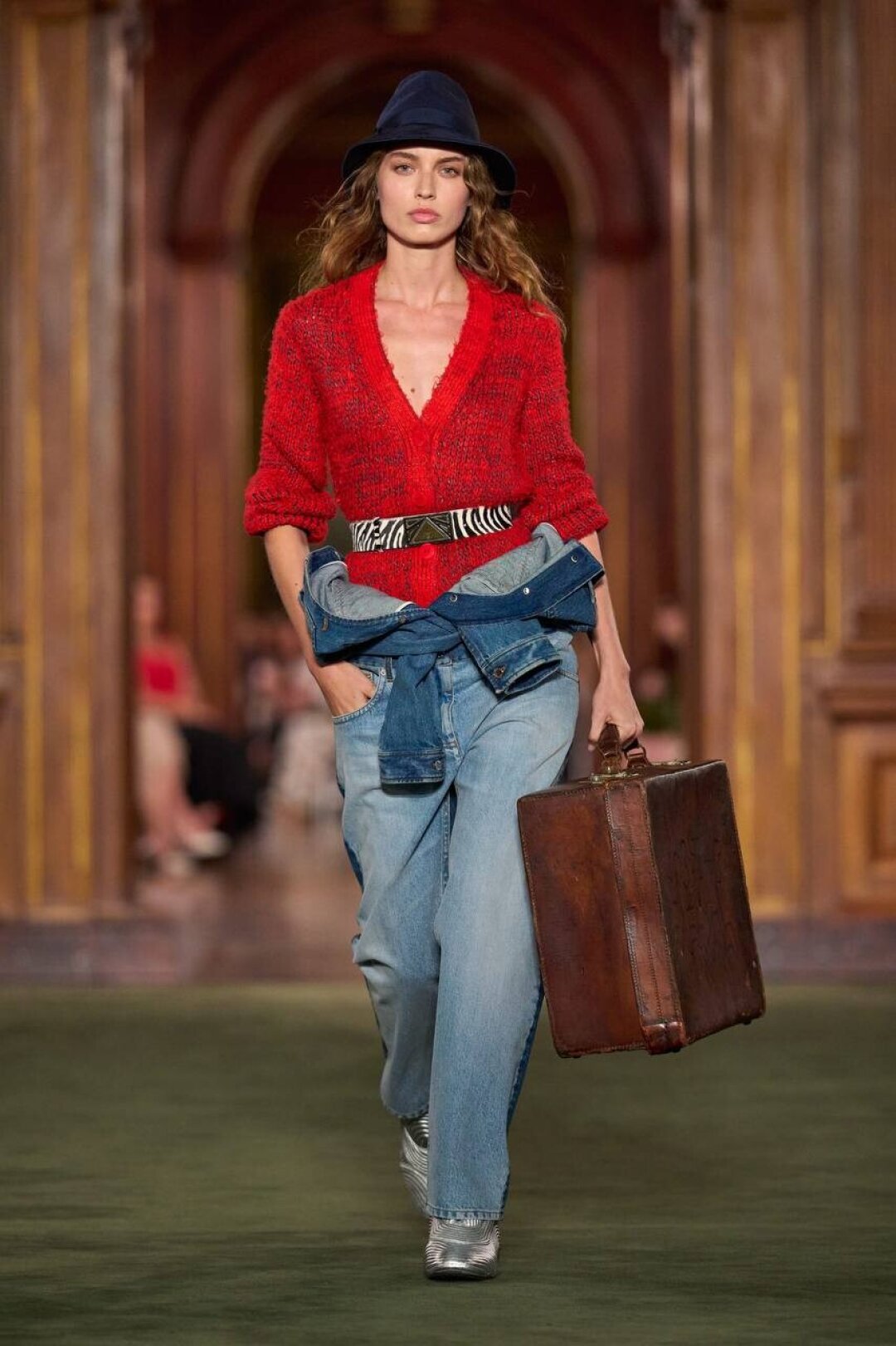 Чемодан Louis Vuitton 1930-ого года, расписанный Китом Харингом в 1980-х