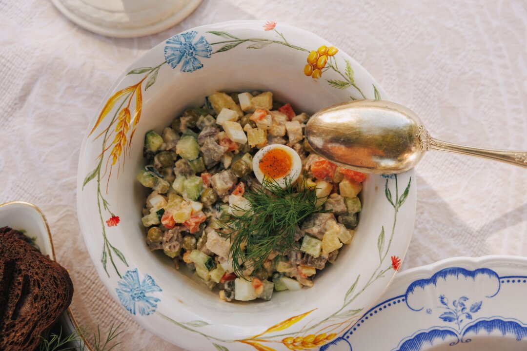 Оливье по рецепту Шаляпина из четырех видов мяса