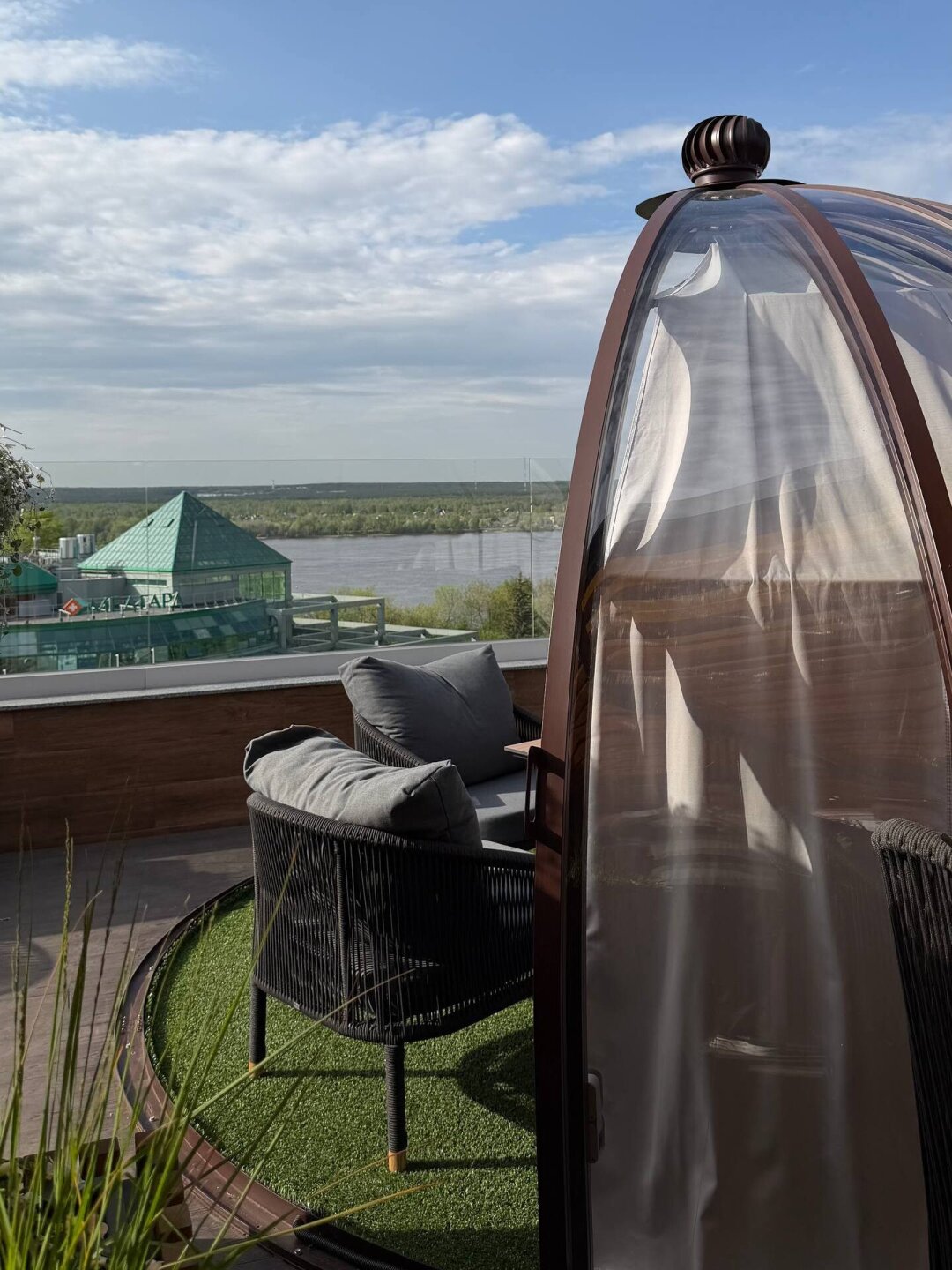 Вид на Каму с террасы AurA Kitchen&Bar