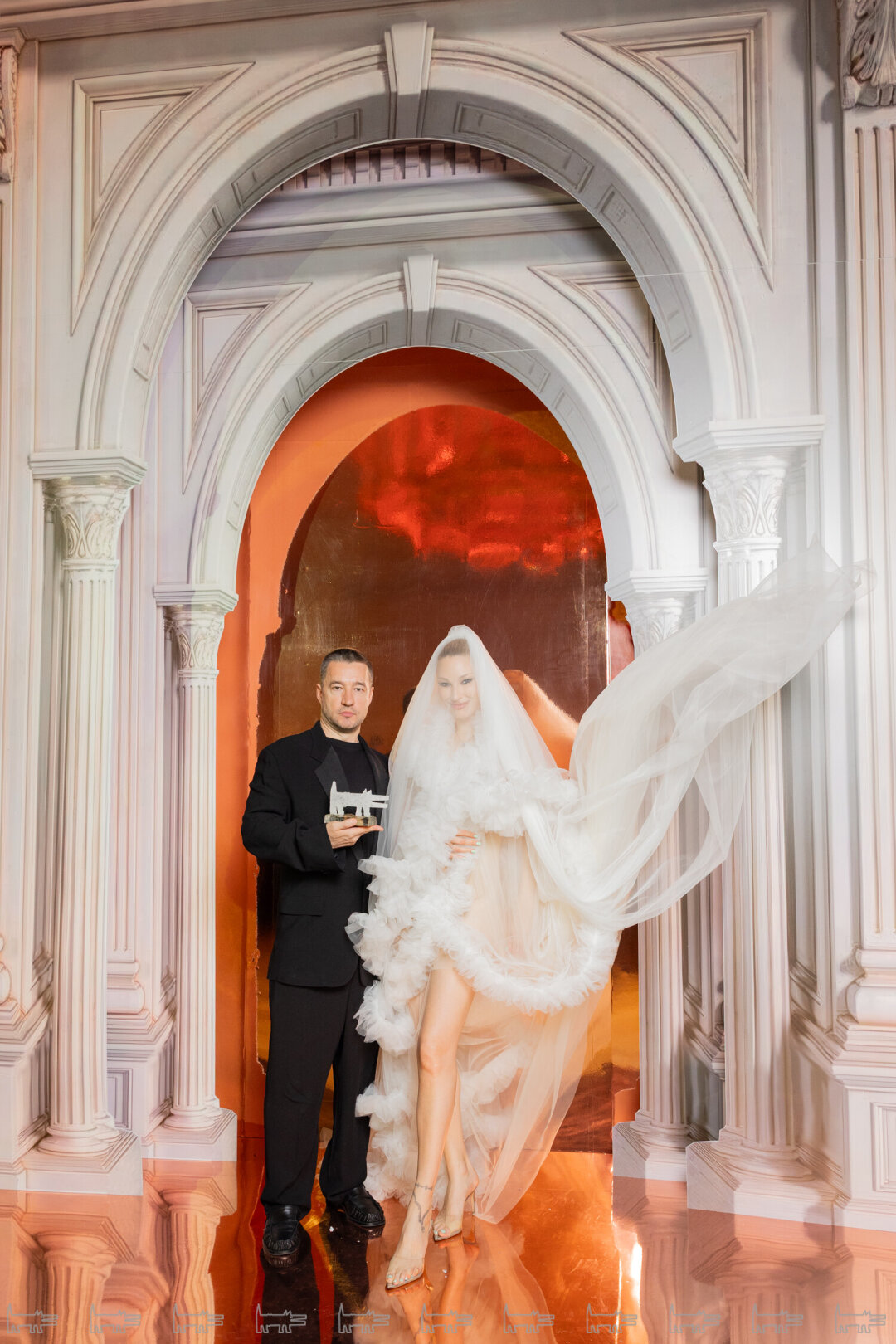 На Джессике: 5 фат «МЭРИ ТРЮФЕЛЬ», боди MAISON MARGIELA, туфли GIANVITO ROSSI