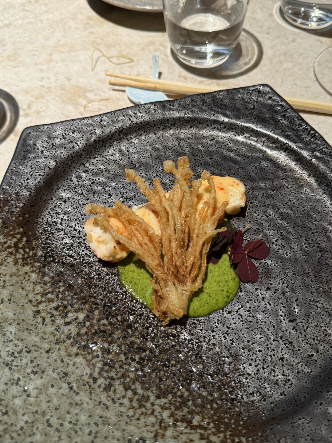 Фаланга краба с песто из шисо