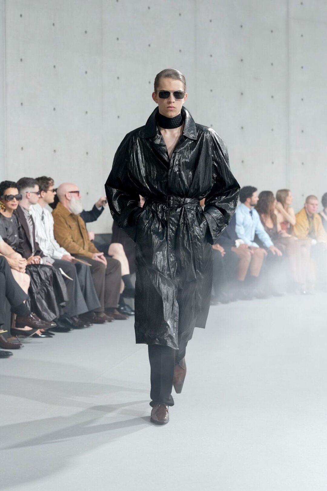 Воу, вслед за Prada и Simone Rocha русский Lumpen boy Аким Бацких выходит на подиум Saint Laurent!