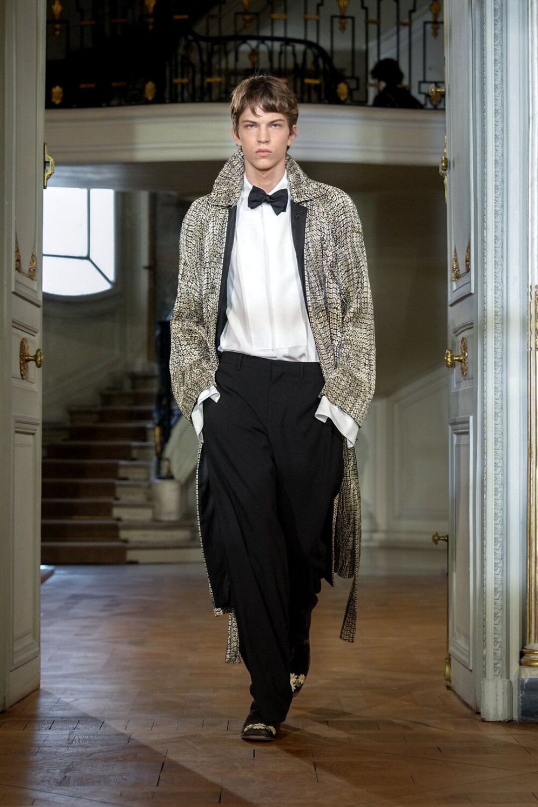 Не опять, а снова — Lumpen boy Аким Бацких (после шоу Saint Laurent, Louis Vuitton и двухчасового сна!) на подиуме Dior