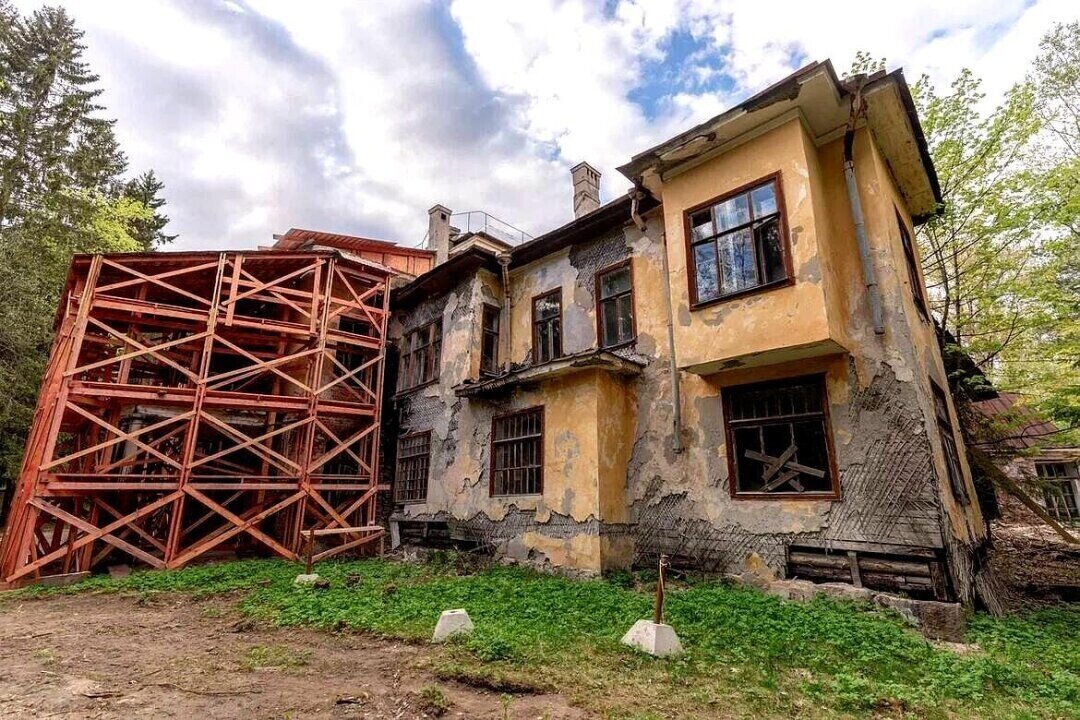 Дача Фаберже на Песочном шоссе (поселок Парголово)