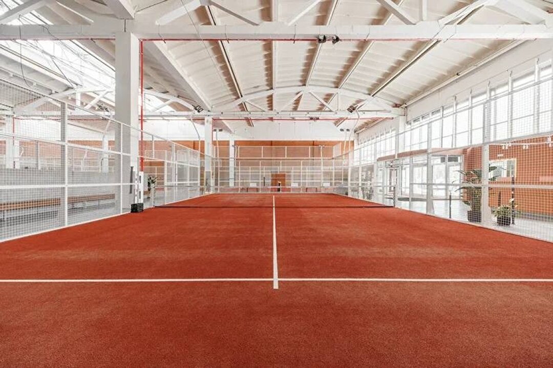 Закрытые корты в клубе Rocket Padel