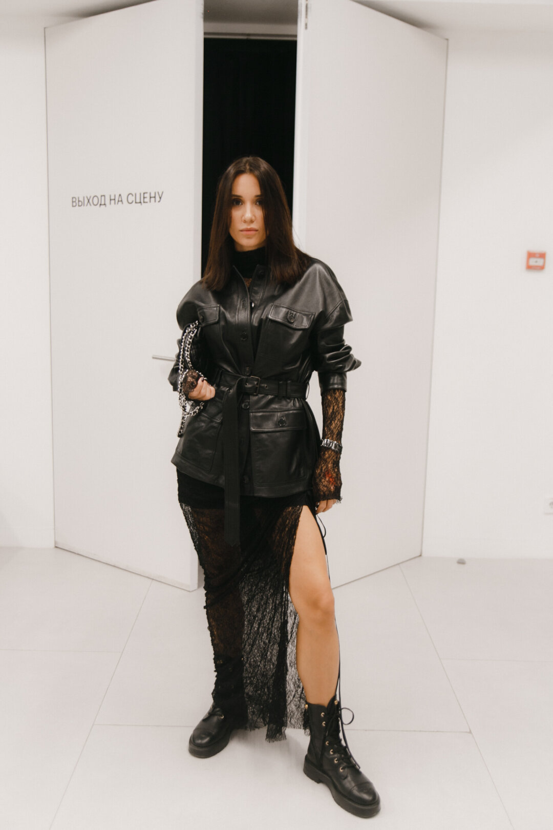На Екатерине Зайдес жакет и платье Toomatch, ботинки Chanel
