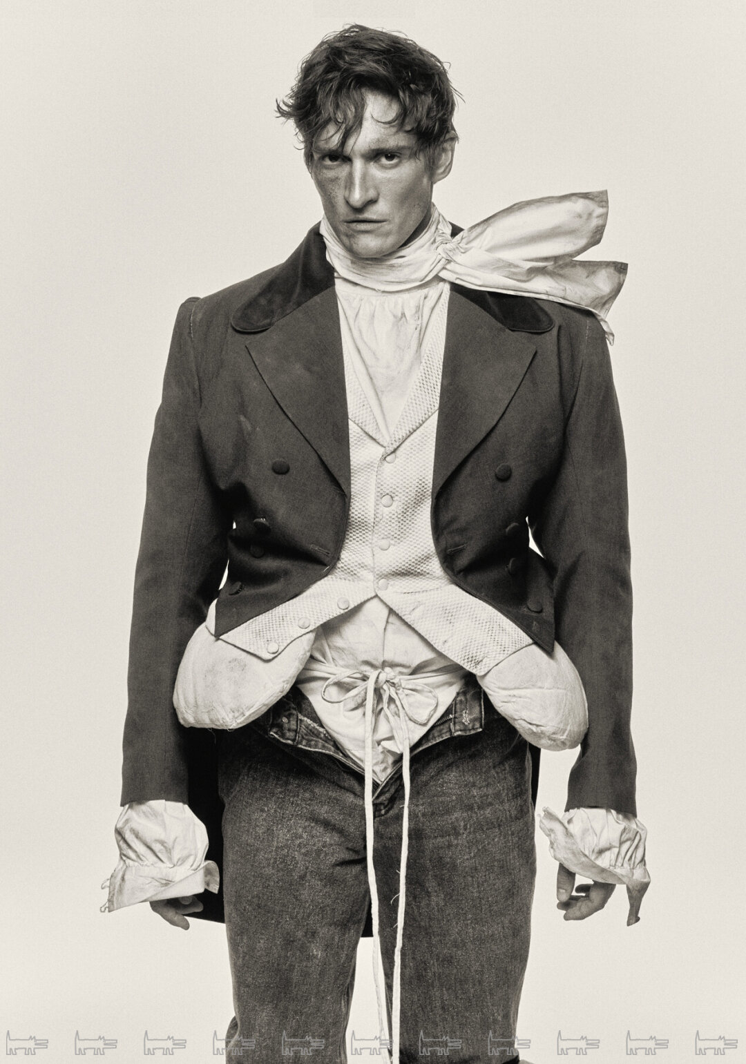 На Матвее: джинсы KARL LAGERFELD