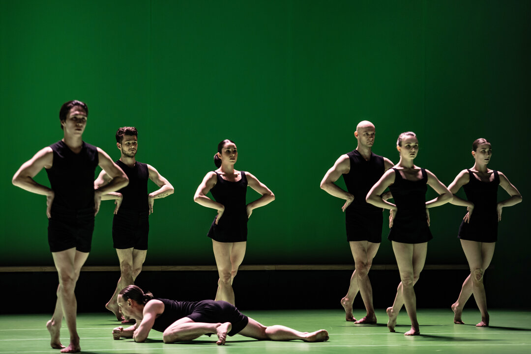 Спектакль «Хора» Охада Наарина в исполнении труппы Context.Diana Vishneva открыл XIV сезон фестиваля в 2026 году