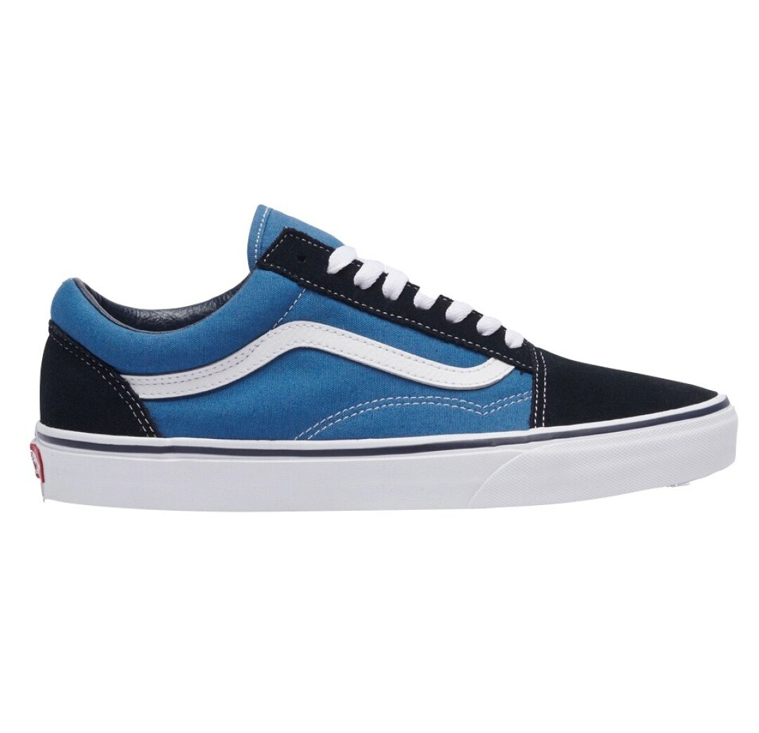 Vans, Brandshop, 9 090 руб. Вансы — снова in: заверено коллаборацией скейтерского Vans с Valentino