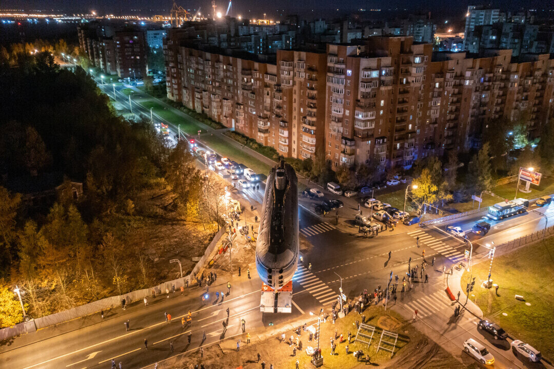 Перемещение атомной подводной лодки К-3 «Ленинский комсомол» в музей