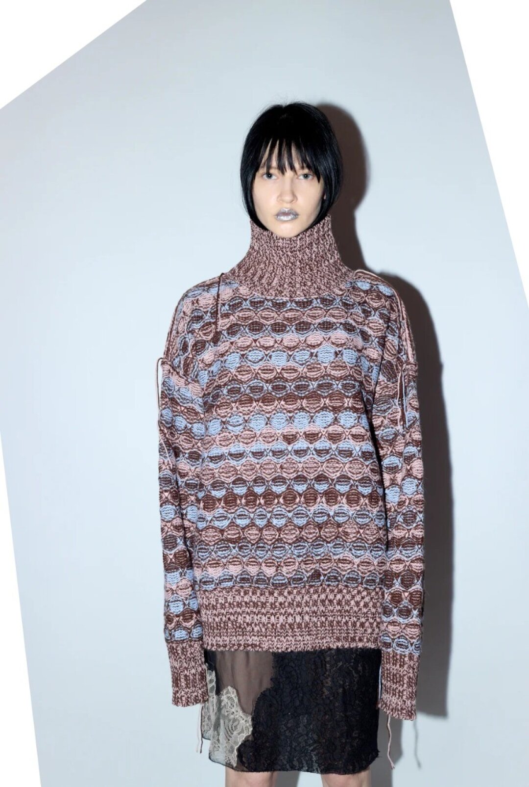 Ugly Sweater Club, 34 900 руб. Говорим «да» фрактальным орнаментам следом за гуру крейзи-трикотажа Ugly Sweater Club