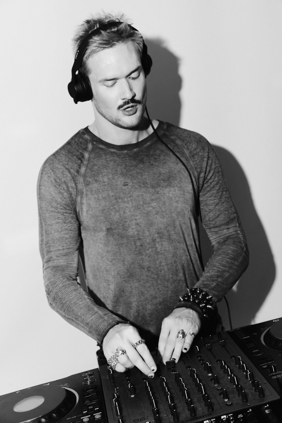 Сергей Елисеев (aka Raumtester)