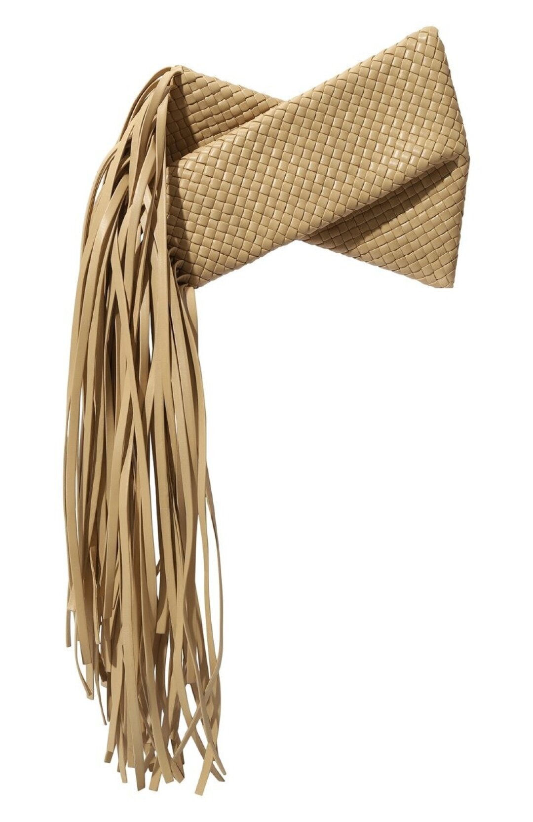 Bottega Veneta, ДЛТ, 311 500 руб. Форма клатча Bottega Veneta зарифмовалась со стежком фирменного плетения Intrecciato